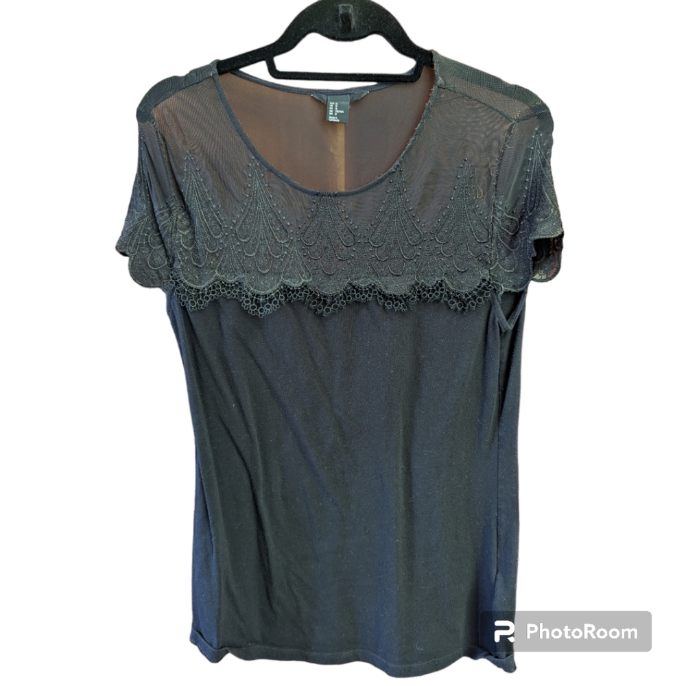 3/$15 Black shirt with beautiful sheer design - Size Medium